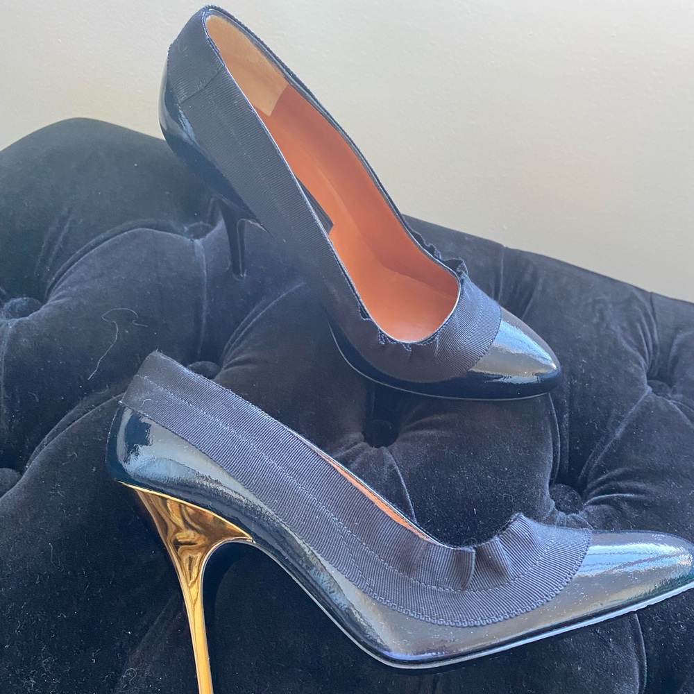 LANVIN black paten leather high heels with gold heel